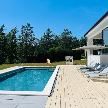 Prisunca Jacuzzi & Swimming Pool * Pazin