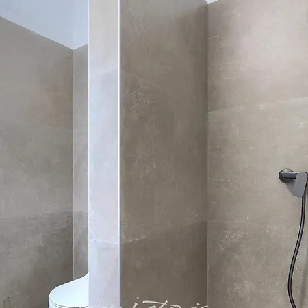 Prisunca Jacuzzi & Swimming Pool *