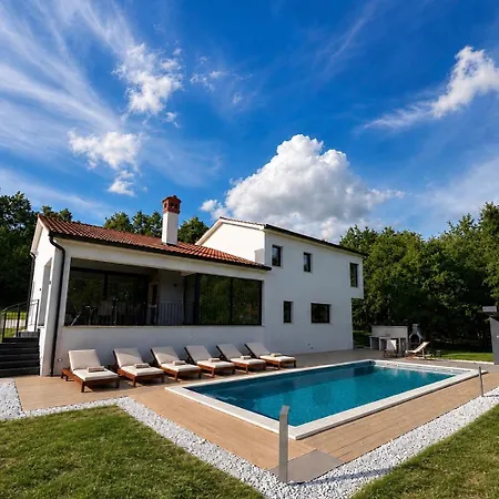 Prisunca With Jacuzzi & Swimming Pool Pazin