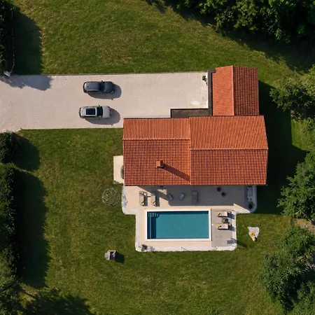 Prisunca With Jacuzzi & Swimming Pool Villa Pazin