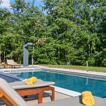 Prisunca With Jacuzzi & Swimming Pool *