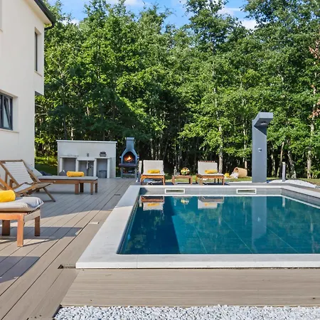 Vila Prisunca With Jacuzzi & Swimming Pool