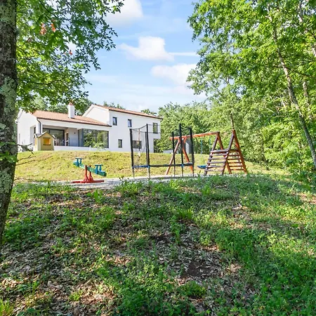 Prisunca With Jacuzzi & Swimming Pool Vila Pazin