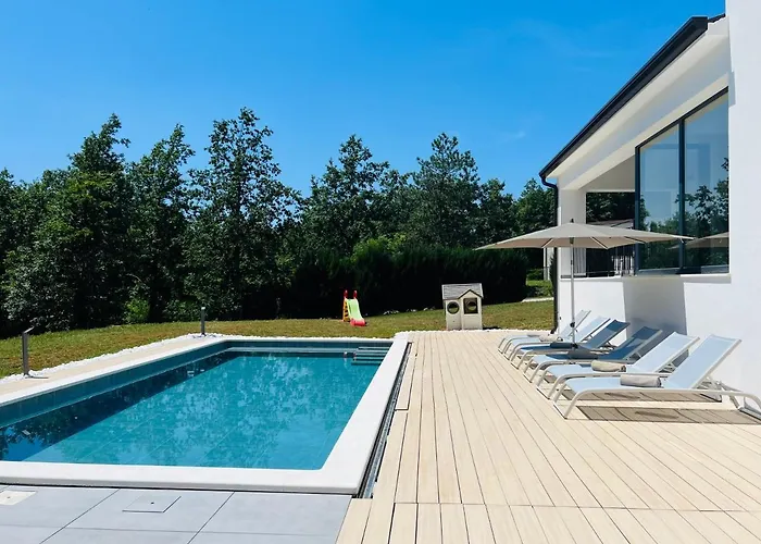 Prisunca Jacuzzi & Swimming Pool * Pazin