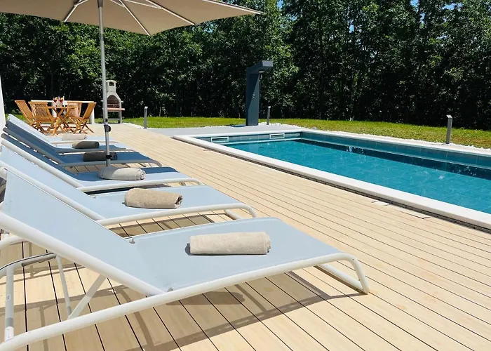 Prisunca Jacuzzi & Swimming Pool 파진