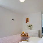 Prisunca With Jacuzzi & Swimming Pool