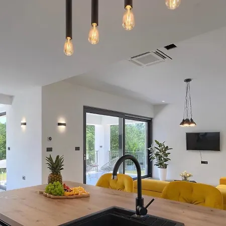 Villa Prisunca Jacuzzi & Swimming Pool Pazin