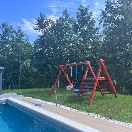 Villa Prisunca With Jacuzzi & Swimming Pool Pazin