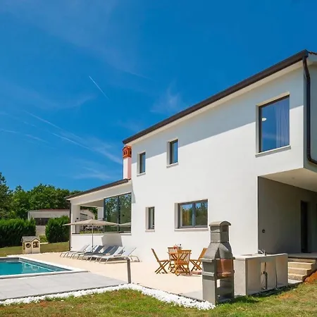 Prisunca With Jacuzzi & Swimming Pool Pazin