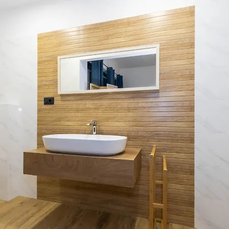 Prisunca With Jacuzzi & Swimming Pool וילה פאזין