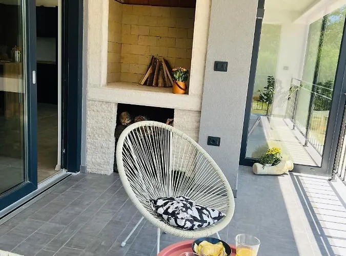 Prisunca Jacuzzi & Swimming Pool *