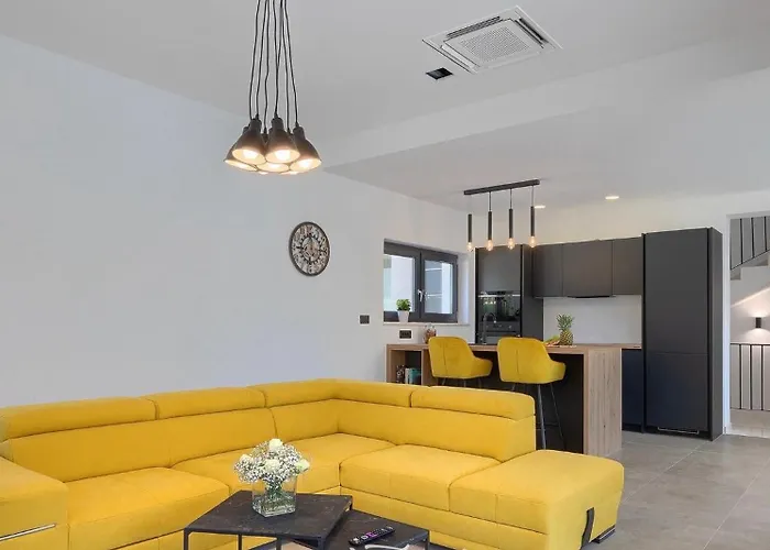 Prisunca Jacuzzi & Swimming Pool *